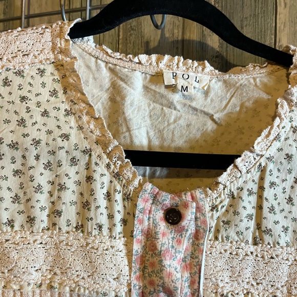 POL Floral Patchwork Button-Up Top - Picture 4 of 4